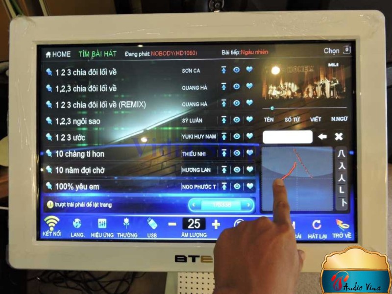 dàn karaoke chất lượng với thiết bị chọn bài trên màn hình cảm ứng